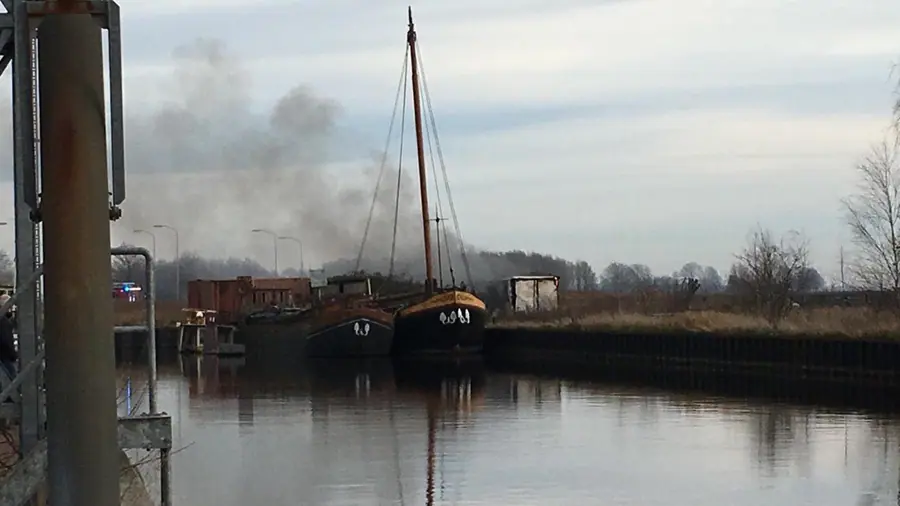 Aanhanger vat vlam in Winschoten