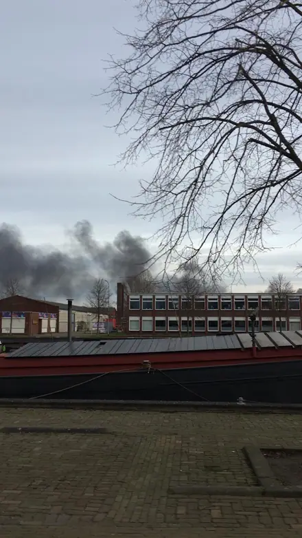 Aanhanger vat vlam in Winschoten — foto 2 van 2