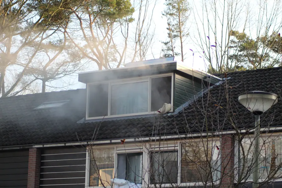 Meterkast vliegt in brand in Woning