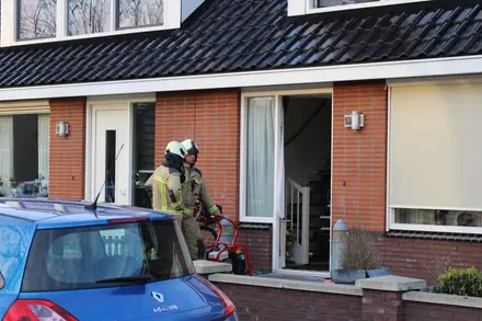 Matras vliegt in brand in Coevorden — foto 1 van 2