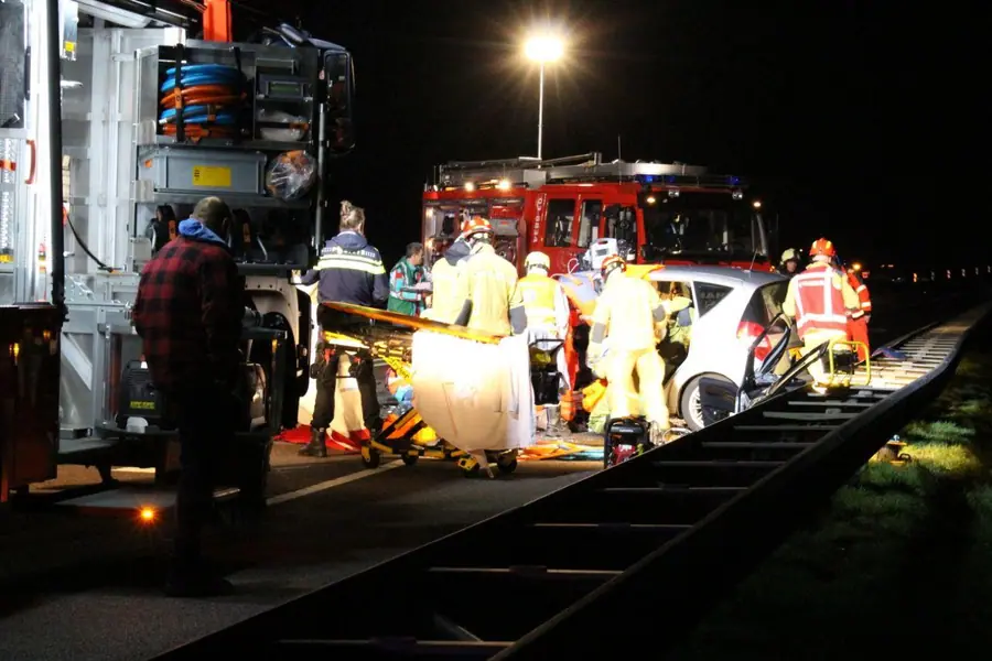 Twee ongevallen op N34 bij Emmen met minstens zes gewonden twee traumahelikopters ter plaatse