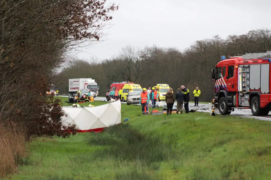 Zware aanrijding op de N381 bij Witteveen.