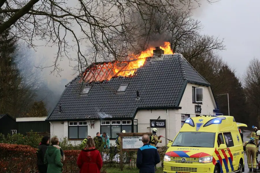 Gewonde bij brand in lunch- en eetcafé De Paap Papenvoort