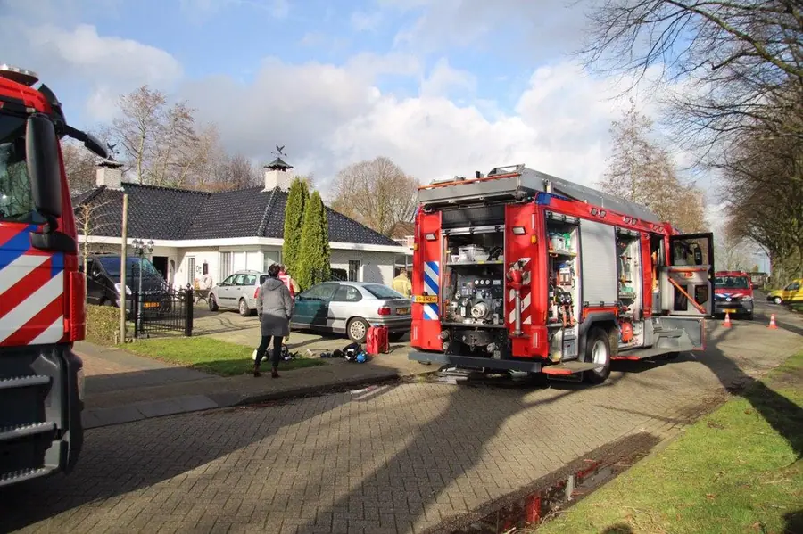 Geen woningbrand, maar brandende pallets in Emmer-Compascuum
