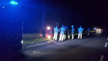 Automobilist belandt in greppel bij Borger — foto 2 van 2