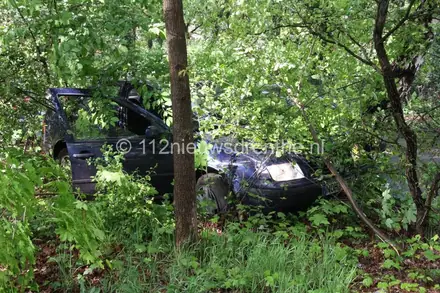 Drie verdachten opgepakt na achtervolging in Emmen — foto 4 van 5