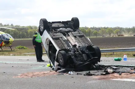 N34 afgesloten na ernstig ongeluk — foto 10 van 10
