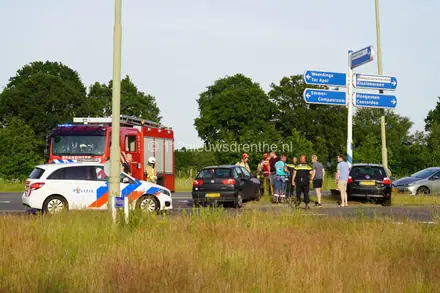 Gewonde door ongeluk op Rondweg in Emmen — foto 1 van 5