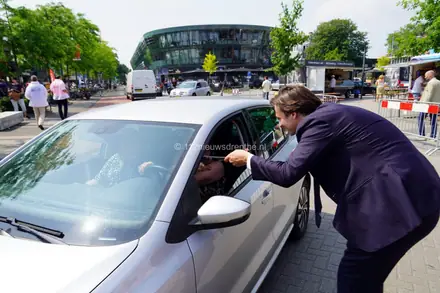 Thierry Baudet in Klazienaveen voor FVD (forum voor democratie) partij programma presenteren — foto 6 van 12