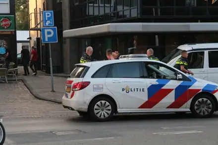 Twee personen aangehouden na vechtpartij in kroeg in Emmen [Video] — foto 9 van 12