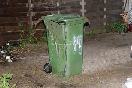 Brandweer blust container aan de Torflang — foto 3 van 6