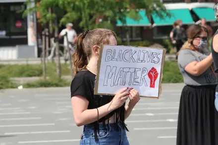 Organisatie en gemeente tevreden over Black Lives Matter-demonstratie [Video] — foto 8 van 12