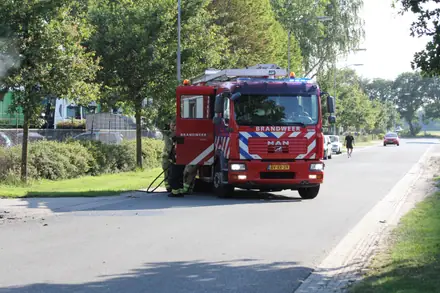 Auto brand uit op de Vasco Da Gamastraat in Emmen [Video] — foto 9 van 10