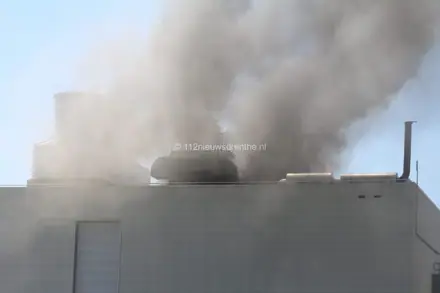 Brand bij DOC Kaas Hoogeveen onder controle [Video] — foto 4 van 12