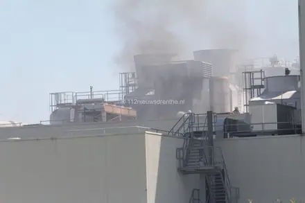 Brand bij DOC Kaas Hoogeveen onder controle [Video] — foto 1 van 12