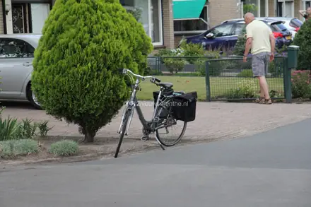 Fietsster gewond na aanrijding op Middenweg/Landschapsweg Veenoord — foto 3 van 6