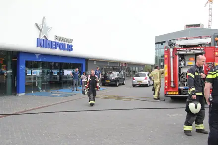 Brand bij bioscoop Kinepolis in Emmen — foto 1 van 4
