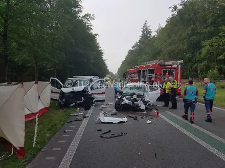 Drie gewonden bij frontale botsing op N34 bij Odoorn — foto 5 van 5