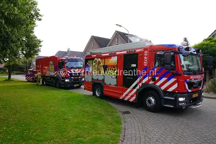 Brandweer Emmer-Compascuum neemt op een ludieke manier afscheid van collega — foto 2 van 12