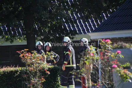 Brand bij woonboerderij in Emmer-Compascuum — foto 3 van 4