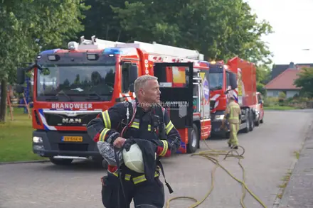 Brandweer Emmer-Compascuum neemt op een ludieke manier afscheid van collega — foto 9 van 12