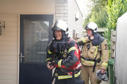 Brandweer Emmer-Compascuum neemt op een ludieke manier afscheid van collega — foto 10 van 12
