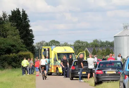 Bestuurder loopt nat pak op en auto total loss in Nieuw Weerdinge (video) — foto 2 van 4