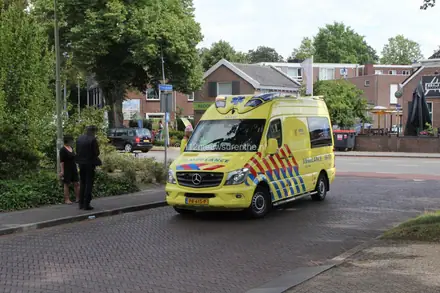 Scooter en bestelbus botsen in Emmen — foto 2 van 10