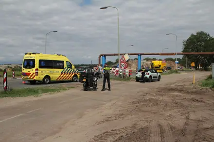 Auto’s botsen op Rondweg Emmen bij aansluiting N34: veel ravage en vertraging — foto 2 van 8
