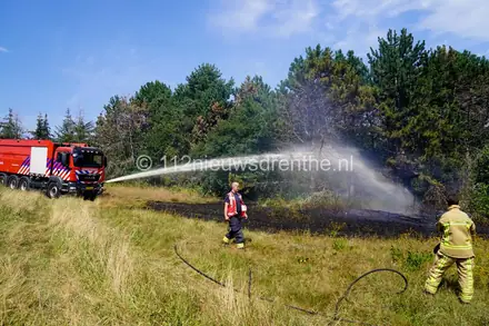 Natuurbrand bij de Kleine Rietplas in Emmen — foto 3 van 9