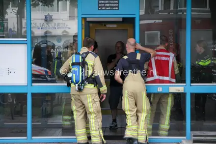Brandweer rukt uit voor melding gaslekkage in Emmen — foto 4 van 5