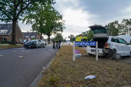 Automobilist botst op voorganger op de Dordsestraat in Emmen — foto 4 van 5