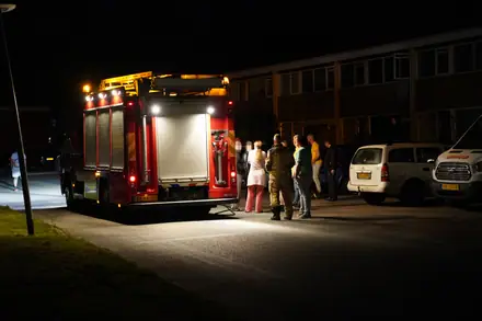 Brandstichting op autoband van voertuig in Emmen — foto 7 van 8
