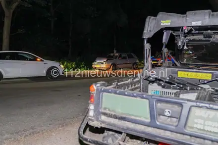 Auto botst achterop ruw terrein voertuig in Erm — foto 3 van 4