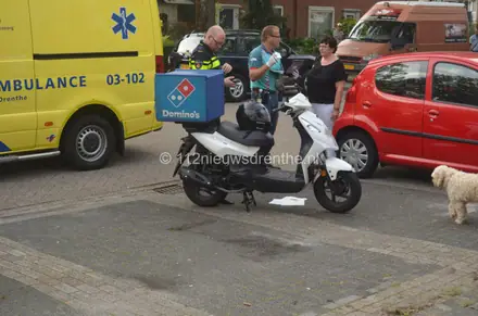 Pizzakoerier gewond bij aanrijding in Assen — foto 2 van 3