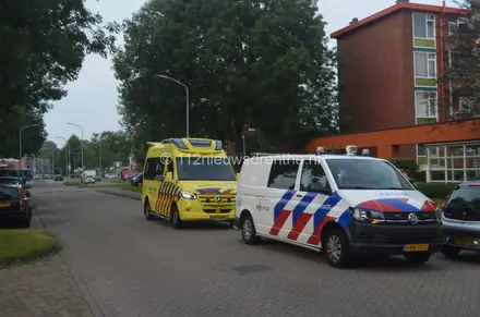 Pizzakoerier gewond bij aanrijding in Assen — foto 1 van 3