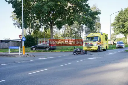 Motorrijder raakt gewond bij aanrijding in Emmen — foto 2 van 5