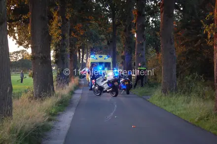 Motorrijder gewond na valpartij in Zeijerveen — foto 1 van 2