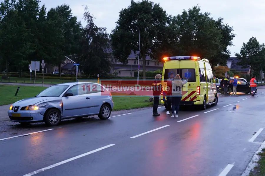 Ongeval met veel schade op de Boslaan in Emmen