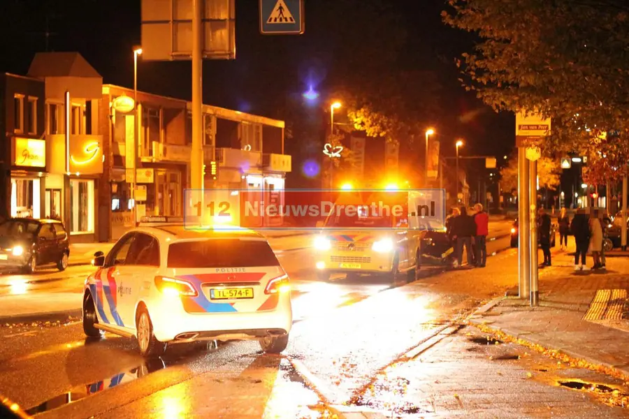 Pizzabezorger gewond na aanrijding in Emmen