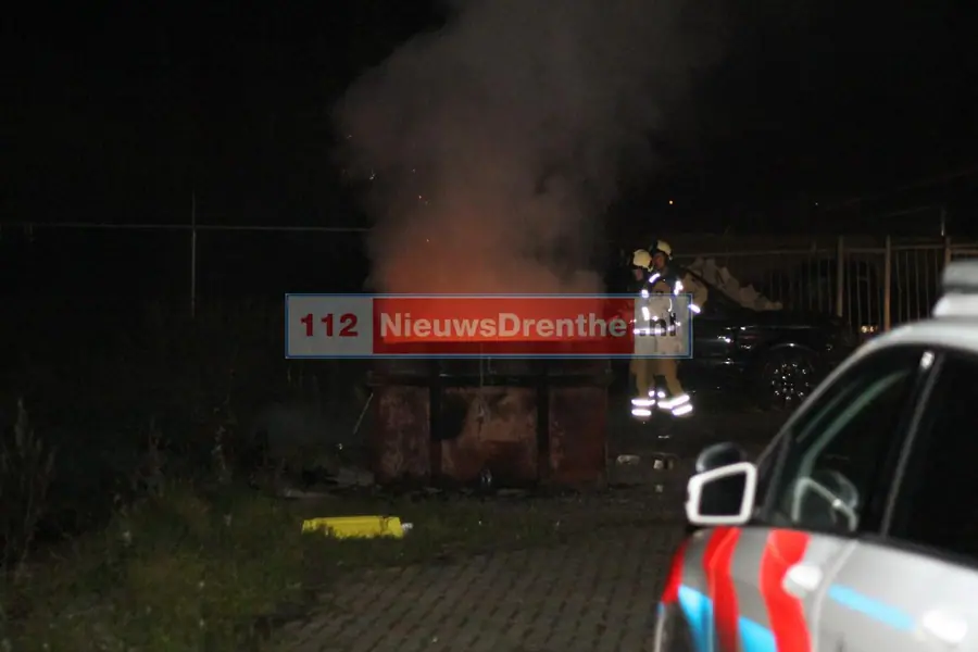 Brandweer rukt uit voor containerbrand in Nieuw-Amsterdam