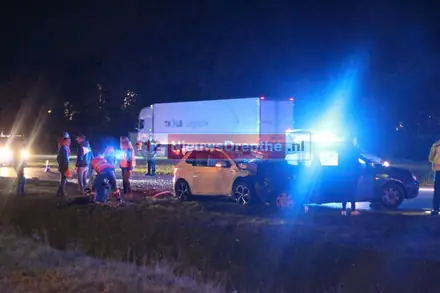 Een persoon raakt gewond bij kopstaartbotsing in Emmen — foto 2 van 5