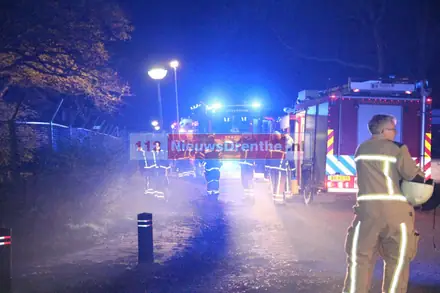 Brandweer rukt uit voor brand in school in Coevorden — foto 1 van 7