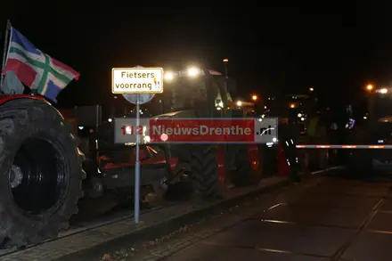 Boeren zetten protestacties voort in Wijster en Gieten — foto 4 van 7