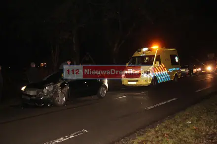 Kopstaartbotsing op Peelstraat in Erica: twee gewonden — foto 1 van 4