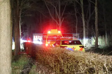 Politie zoekt met helikopter naar vermiste vrouw in bos bij Exloo — foto 3 van 3