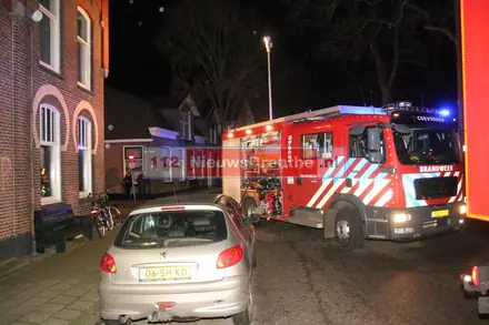 Twee gewonden bij woningbrand in Coevorden — foto 2 van 12
