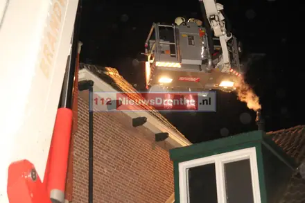 Twee gewonden bij woningbrand in Coevorden — foto 5 van 12