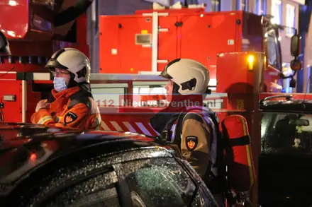 Twee gewonden bij woningbrand in Coevorden — foto 10 van 12