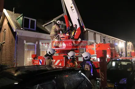 Twee gewonden bij woningbrand in Coevorden — foto 11 van 12